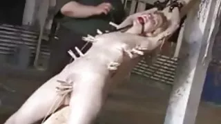 Salope japonaise francais baise sa soeur ganguro avec de gros seins donne rimjob, pipe et branlette espagnole