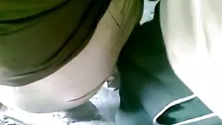 La délicieuse porno francais gros seins dame caucasienne Nikki Luv suce la bbc