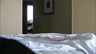 un porn french amateur étalon pervers doigte la CHATTE qui démange d'une maman empilée aux gros seins avec gourmandise