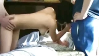Milf porno francais insulte brune aux gros seins fait une pipe en gorge profonde en position 69