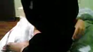 Une fille film porno vf asiatique excitée se fait baiser avec un jouet en position de missionnaire et en levrette