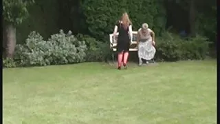 Une belle ado fait une pipe en gorge profonde à porno porno français un mec excité