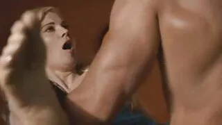 Charmante bimbo asiatique donne une pipe incroyable à porno bdsm francais un homme excité