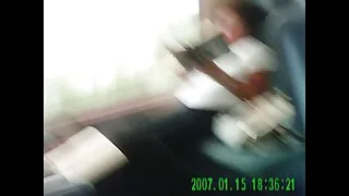 Fille brune bouclée porno amateur francais fait une pipe avant le cunnilingus