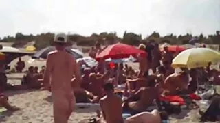 Une blonde chaude et sexy porno francais prof séduit son patron et le suce