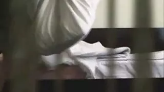 Mancy ludique et chic gémit de plaisir lors film porno hard francais d'une baise hard