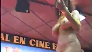 Fille japonaise vigoureuse chevauchant une video sex francais bite dure en position cowgirl