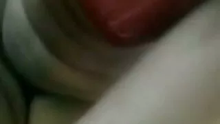 La blonde aux yeux bleus Hanna Hilton caresse son corps magnifique et joue avec des sexe amateur francais melons juteux