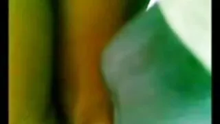 La fille épicée Angelica se masturbe avec un gode rose à film porno francais 2020 l'extérieur