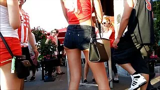 Deux meilleurs amis sexe famille francais avec d'énormes seins naturels sucent un poteau charnu