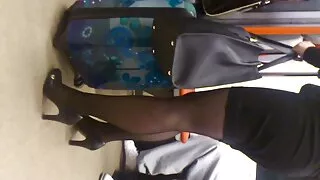 Le mannequin porno Jaimie Vine donne une interview avant une forte pénétration de film x francais la chatte