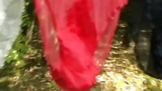 Deux salopes lesbiennes cochonnes se baisent avec des video x français godes
